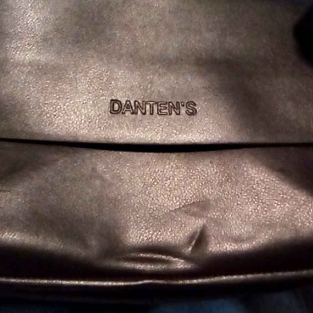 Dantens brown leather man's bag w magnetic clasp over top